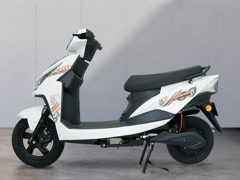 Yakuza Cherry electric scooter